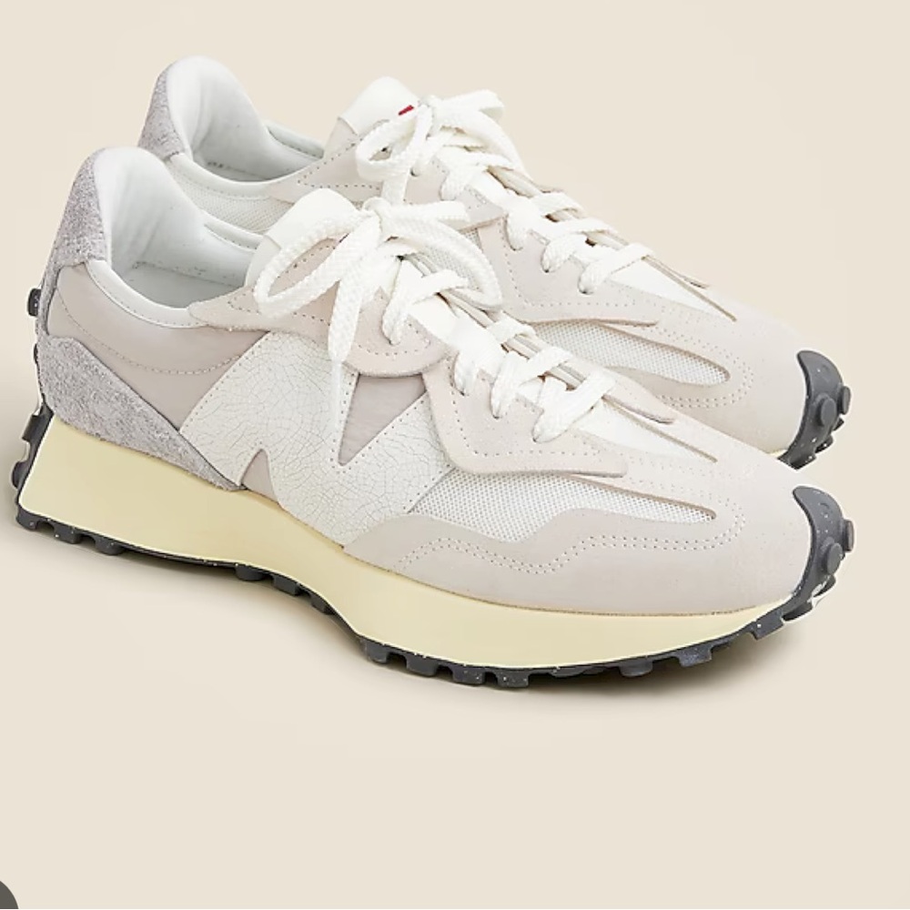 EC size 8.5 New Balance 327 in beige and gray
